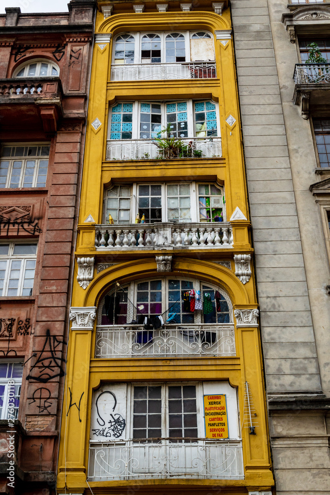 Obraz Yellow building