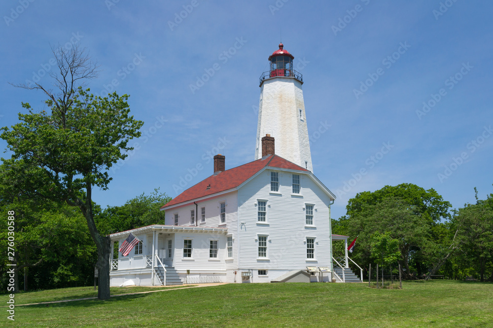 Foto de Sandy Hook Lighthouse is located at Fort Hancock. New Jersey