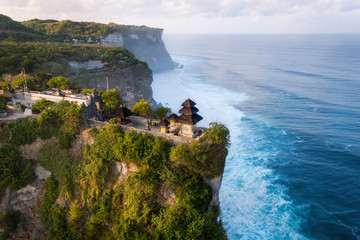 Wandcirkels Bali Uluwatu tempel bij zonsopkomst Bali  © R.M. Nunes