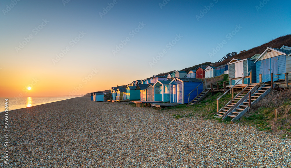 Obraz premium Rows of beach huts at Milford on Sea