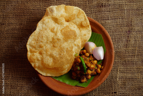 Tableau sur toile Indian dish spicy Chick Peas curry also known as Chola/Chana Masala or commonly