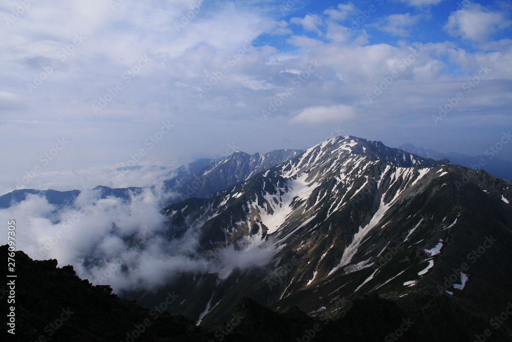 Obraz premium 南アルプス 白峰三山テント縦走 北岳山頂から 間ノ岳と農鳥岳を望む