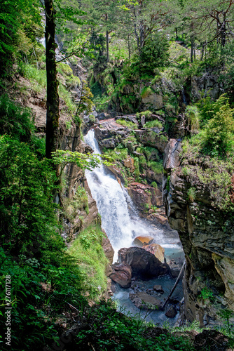 La Larry waterfalls in Nati...