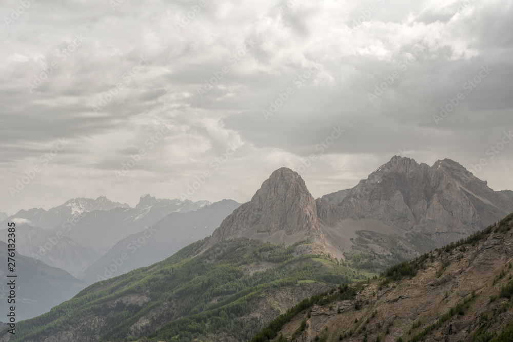 Fototapeta premium view of mountains
