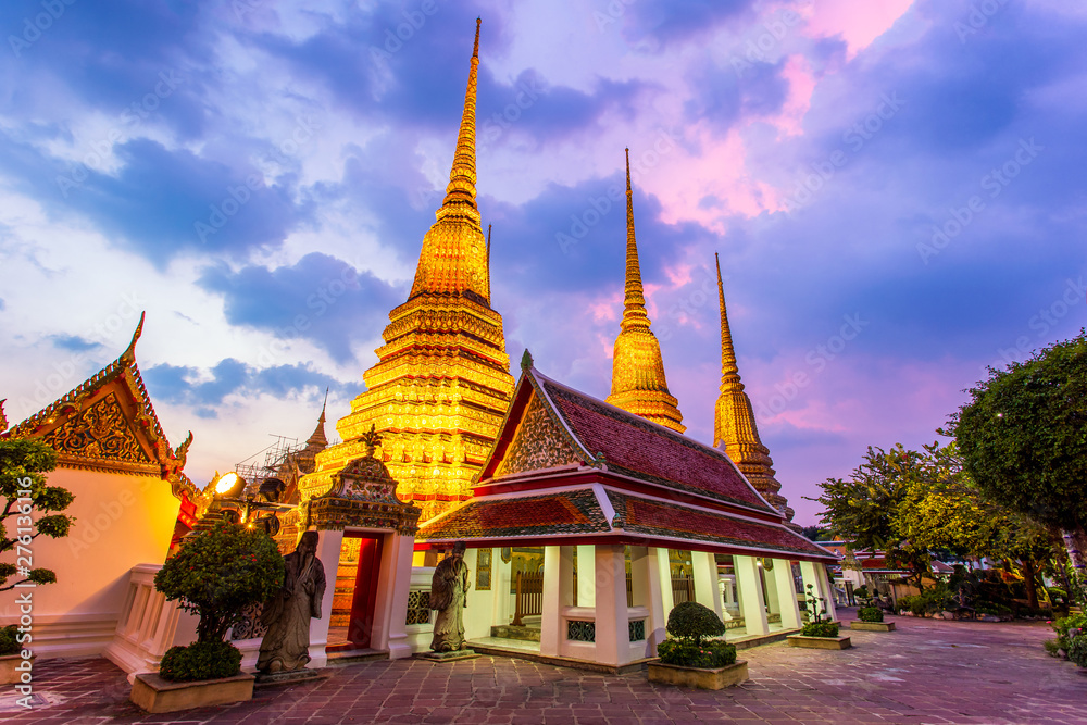 Fototapeta premium Wat Pho Temple or Wat Phra Chetuphon