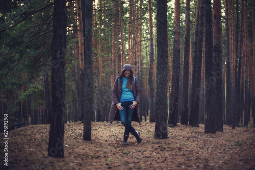 Pretty happy woman posing i...