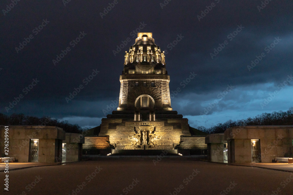 Völkerschlachtdenkmal Leipzig bei Nacht