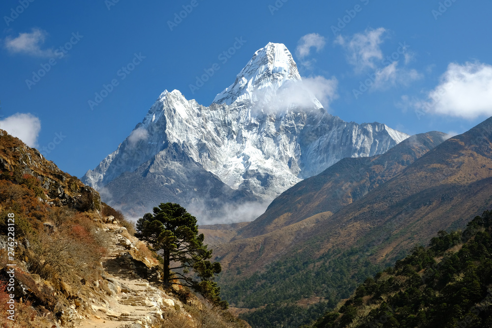 View of Ama Dablam on the trekking to Everest Base Camp, Nepal - obrazy, fototapety, plakaty 