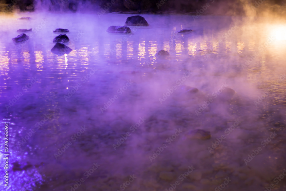 Naklejka premium 草津温泉 夜景 幻想的な湯畑