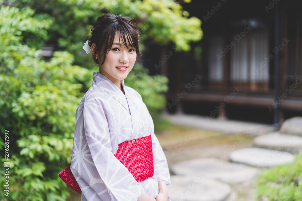 浴衣の女性 浴衣の女性