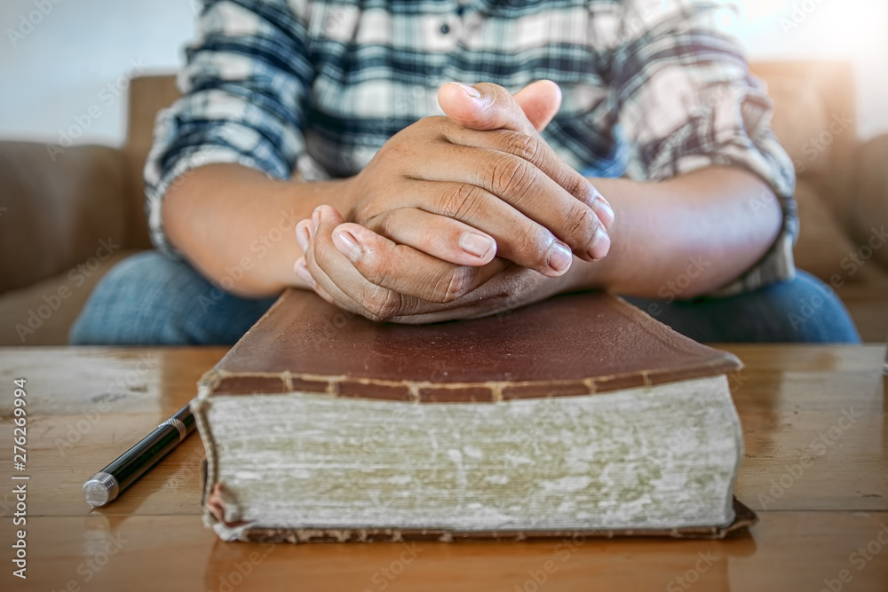 Obraz premium Close up hands praying.