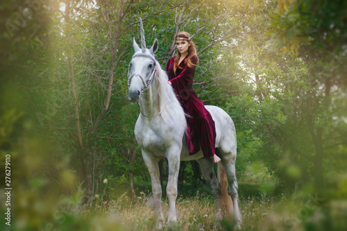 Dekoracja na wymiar  beautiful-girl-in-red-medieval-dress-with-unicorn-fantasy-woman-elf