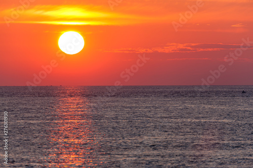 Fototapeta Naklejka Na Ścianę i Meble -  Dawn in Adriatic sea