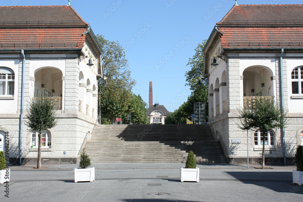 Fototapeta premium Zum Bahnhof in Bad Nauheim