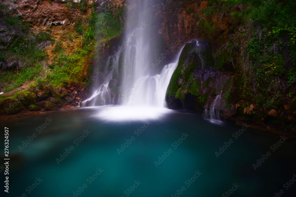 Obraz premium waterfall in the forest