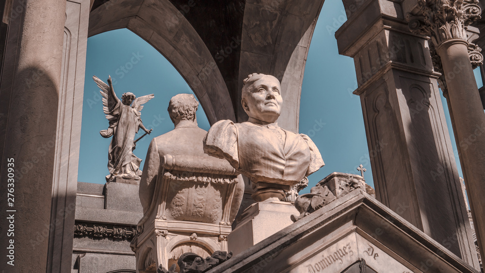 Fototapeta premium Statue in famous Recoleta Cementary in Buenos Aires