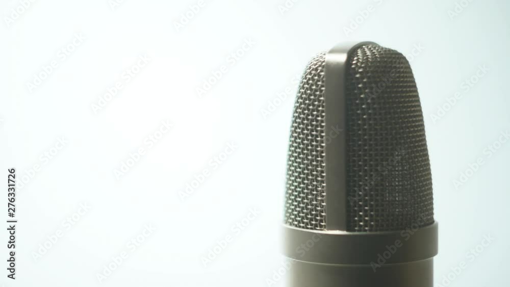 Showcase of podcasting large diaphragm microphone, rotating product shot Showcase of podcasting large diaphragm microphone, rotating product shot