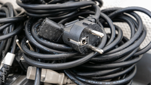 Power cable macro spaghetti IT sector © Frank Doberitz