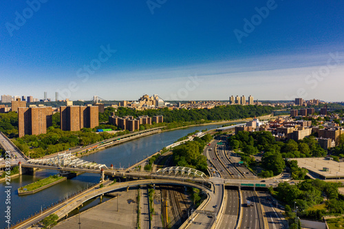 Canvas Print Harlem river between Manhattan and The Bronx