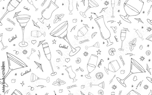 Seamless pattern.Doodle sketch of cocktails and alcoholic drinks in glass. Hand drawn vector illustration isolated on black background. Useful for packaging, menu design, interior decoration