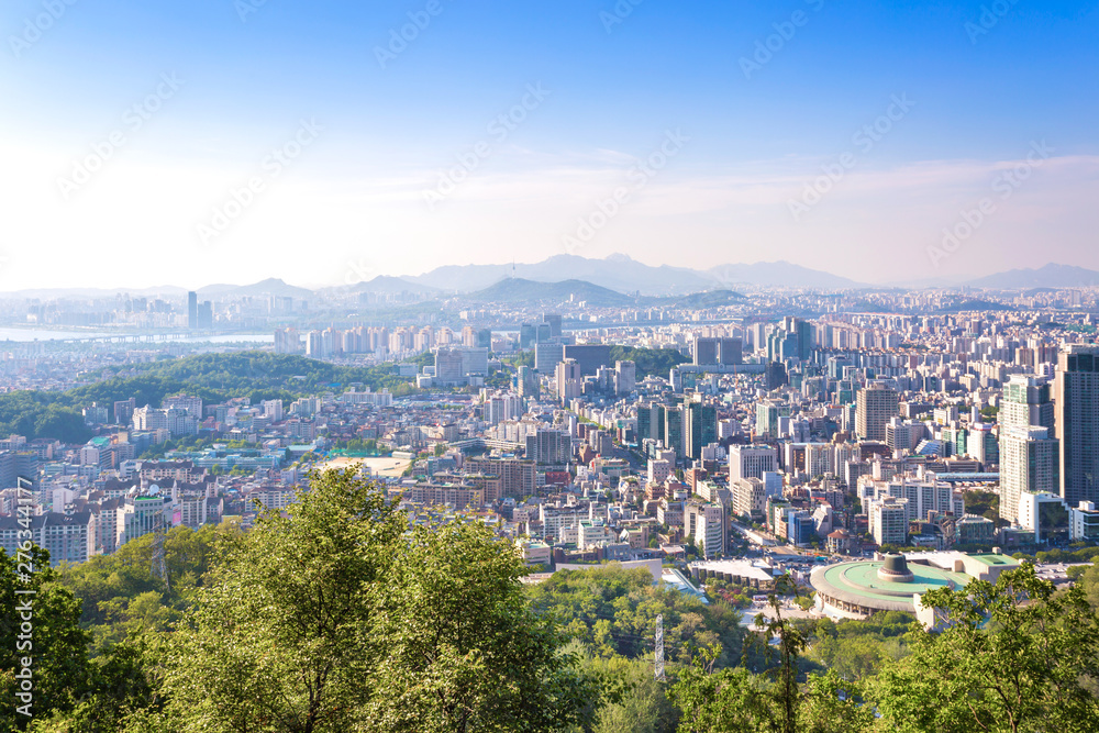 Obraz premium Skyscraper and building n Seoul tower of Seoul city skyline in Downtown Seoul, South Korea