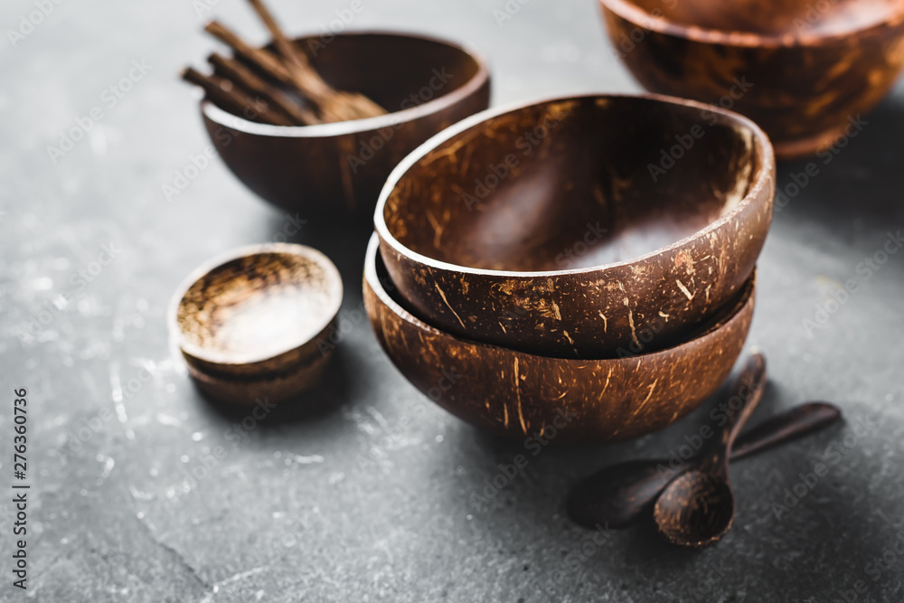 Tableware made of coconut and palm wood - obrazy, fototapety, plakaty 