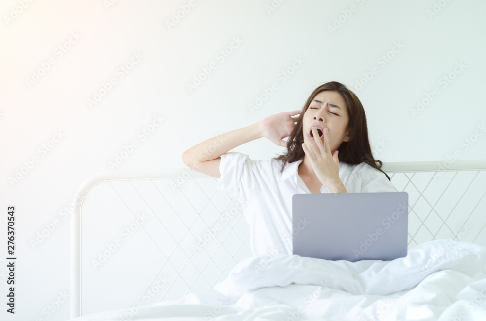 Women working sleepy computer. Women working sleepy computer.