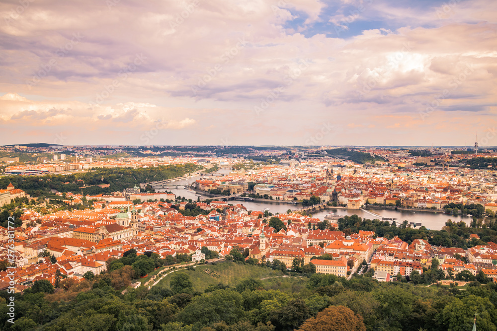 Prag von oben von aus Petrin Turm gesehen, Tschechische Republik