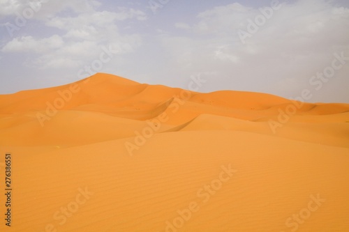 Lonely isolated sand dunes belt in the Sahara desert near Erg Chebbi, Morocco © Ralf