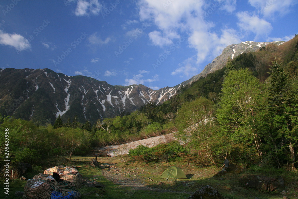 南アルプス　白峰三山テント縦走　白根御池から北岳を仰ぎ見る