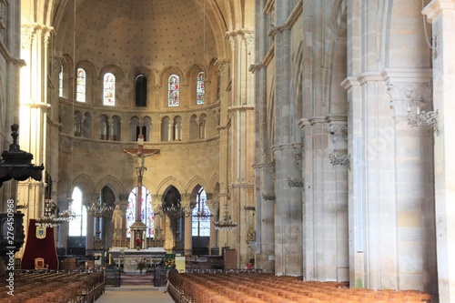 Ville de Langres - Cathédrale Saint Mammes construite au 12 eme siecle - Vue de l'intérieur  - France photo