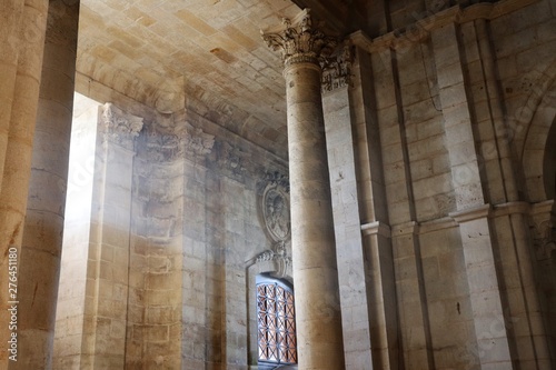 Ville de Langres - Cathédrale Saint Mammes construite au 12 eme siecle - Vue de l'intérieur - France