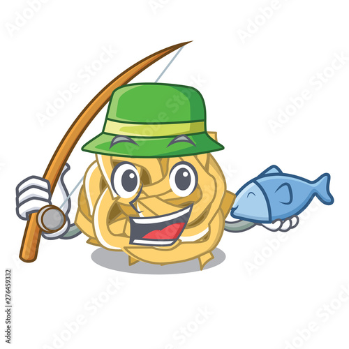 Fishing fettuccine is cooked in character pan