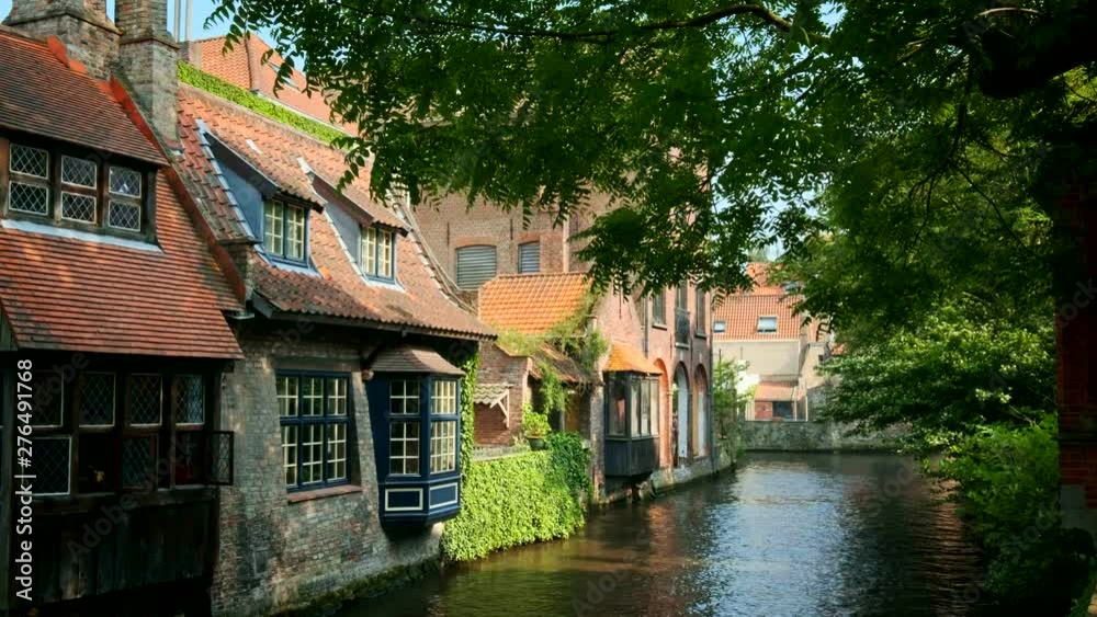 Canal in Bruges, Belgium Canal in Bruges, Belgium