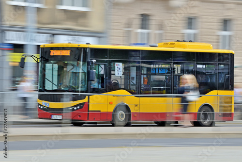 Autobus miejski.