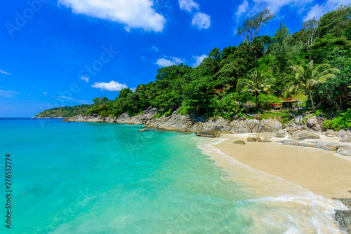 Fototapeta Naklejka Na Ścianę i Meble -  Freedom beach, Phuket, Thailand - Tropical island with white paradise sand beach and turquoise clear water and granite stones
