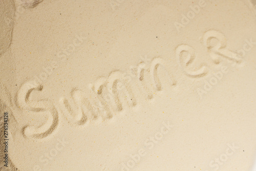 Надпись на песке. Summer 
