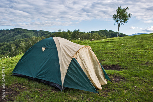 tent on the mountain © Sotnikov_EM