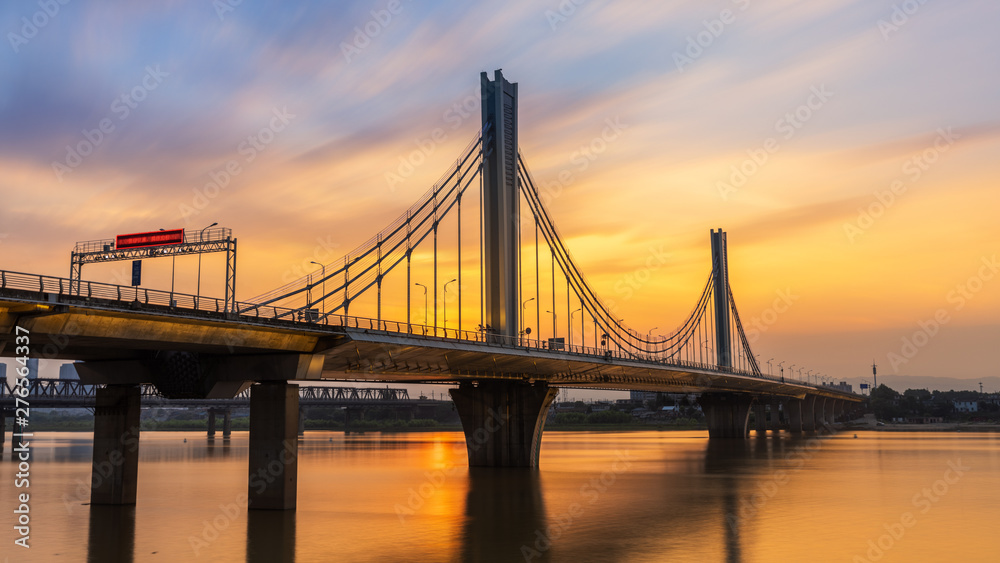 Obraz premium The Yingxiong bridge at nigh
