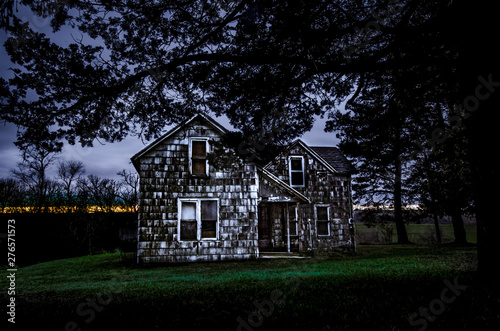 abandoned building 