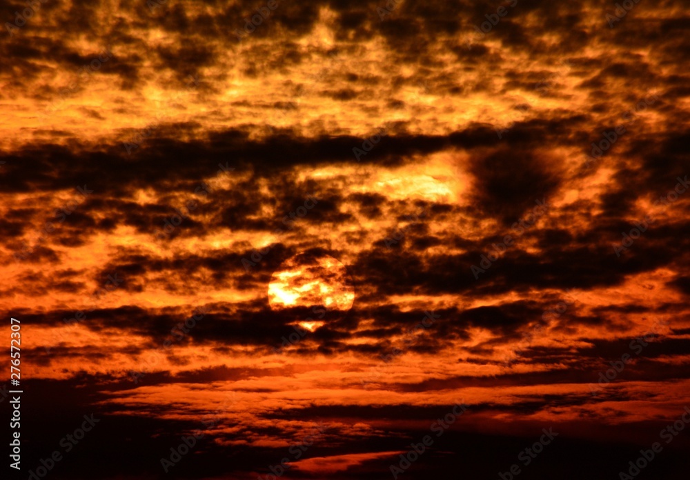 Obraz premium Evening Sun over Berlin and Brandenburg of October 4, 2015, Germany