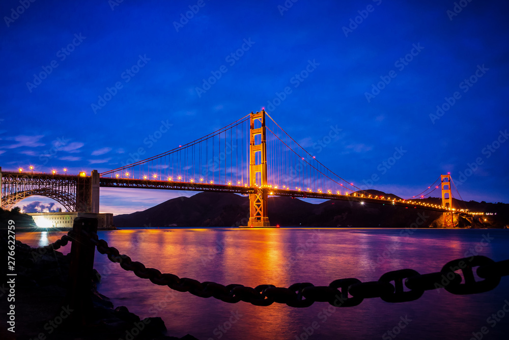 Obraz premium Golden Gate Chained