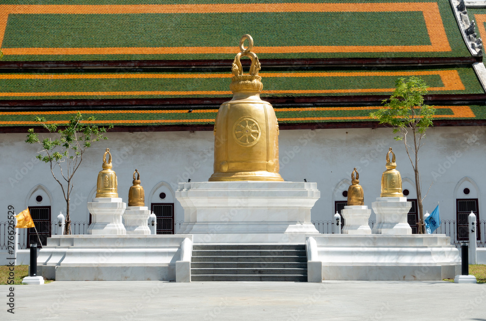 Wat Rakhang Khositaram Woramahawiharn in thailand