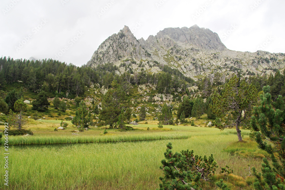 Obraz premium Lakes de San Mauricio National Park, Catalonia, Spain