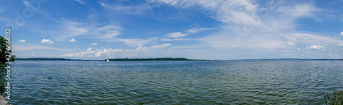Panorama vom Chiemsee in Oberbayern 