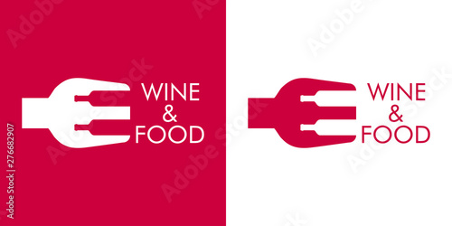 Logotipo abstracto con texto WINE & FOOD con tenedor y botellas en espacio negativo en granate y blanco