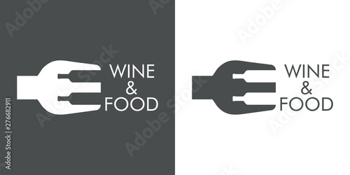 Logotipo abstracto con texto WINE & FOOD con tenedor y botellas en espacio negativo en gris y blanco