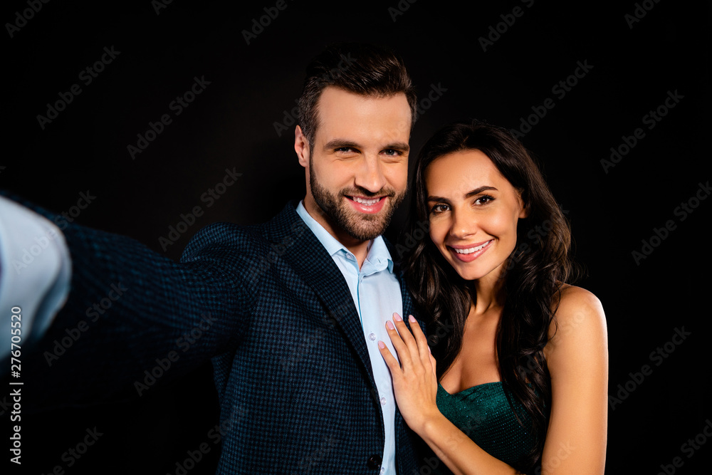 Close up photo beautiful she her classy lady wife he him his husband cute mrs mr luxurious married spouse make take selfies honeymoon wear costume jacket velvet green dress isolated black background Close up photo beautiful she her classy lady wife he him his husband cute mrs mr luxurious married spouse make take selfies honeymoon wear costume jacket velvet green dress isolated black background