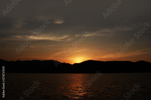 The Houseboat | Lake Heaven Resort & Park