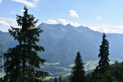 Emberger Alm, Alm, Kärnten, Greifenburg, Spittal, Drau, Spittal an der Drau, Oberkärnten, Baumgrenze, Weißensee, Bergstraße, Kurve, Kehre, Wald, Bergwald, Drautal, Wolken, Sommer, Baum, Gailtaler Alpe photo